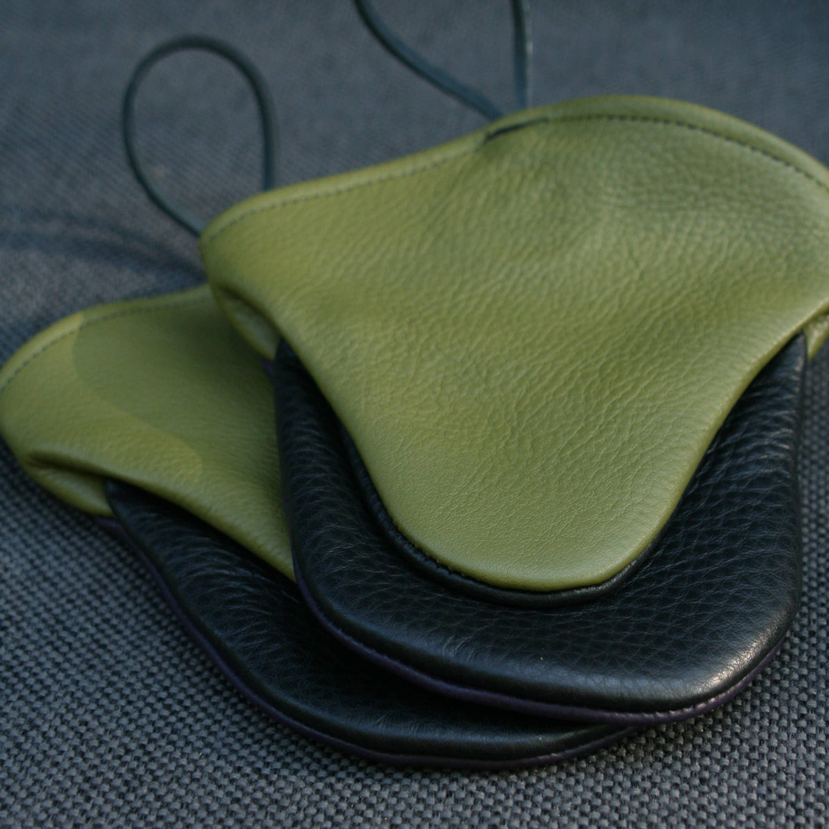 Half Oven Mitt (Colors): Concord Grape &amp; Green &amp; Black