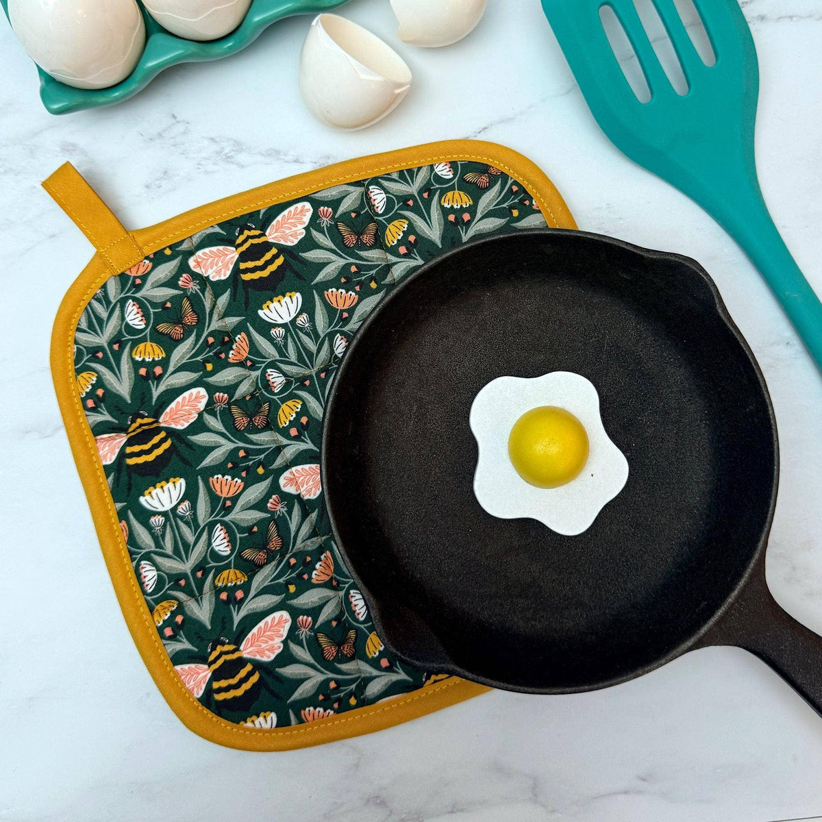 Bumble Bee Garden Pot Holder